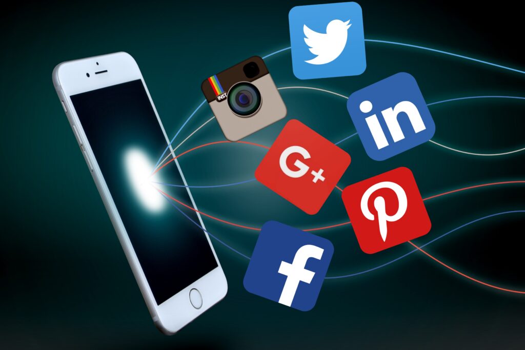 A comunicação do seu negócio está pronta para a reabertura? 2 REDES SOCIAIS 1