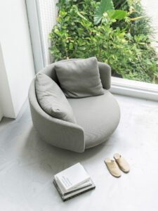 baixa lounge chair lifestyle 4 1