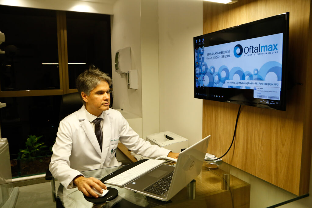 Ermano Melo oftalmologista. Foto Gleyson Ramos 1