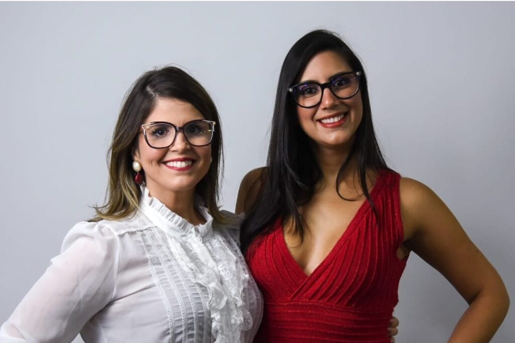 ESA-PE promove evento gratuito em comemoração ao Outubro Rosa 2 Isabela Lessa Diretora Geral ESA PE e Renata Berenguer Diretora Tesoureira 1 1