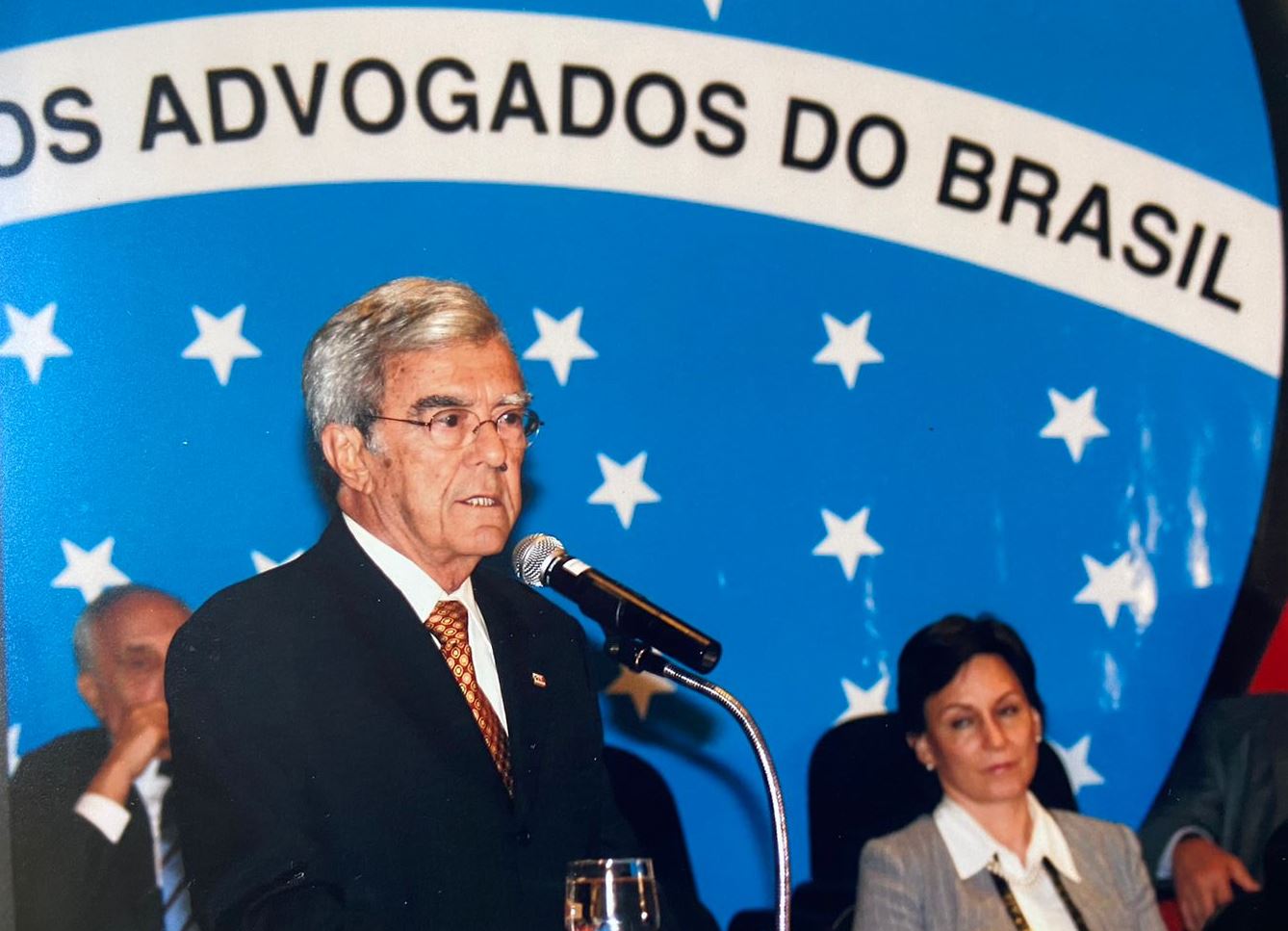 O professor Octávio Lôbo será homenageado na Faculdade de Direito do Recife. Foto arquivo pessoal.