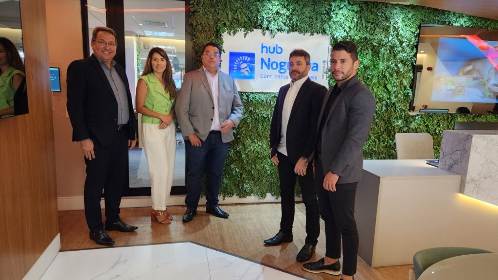 Hub Nogueira anuncia parceria estratégica com o Grupo OLX 2 George Stupp Paula Carolina Armando Nogueira Sergio Moura e Eduardo Nascimento do Hub Nogueira Corretores CREDITO Divulgacao