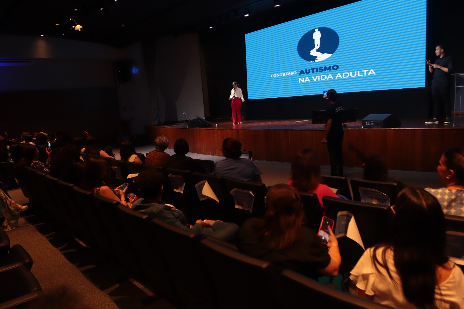 Autismo na vida adulta é tema de congresso no Recife