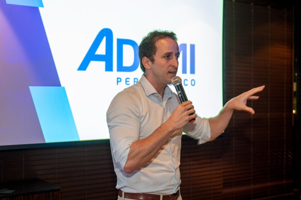 Rafael Simoes presidente da Ademi PE