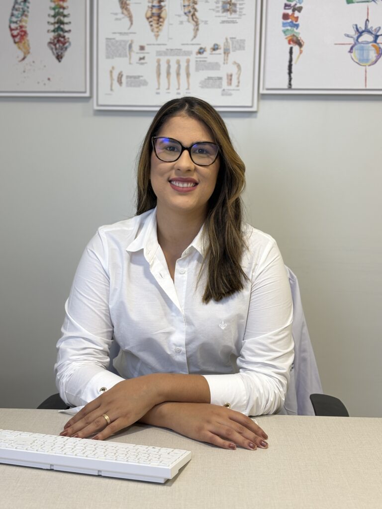 Ortopedista Clarissa Menezes especialista em pe e tornozelo