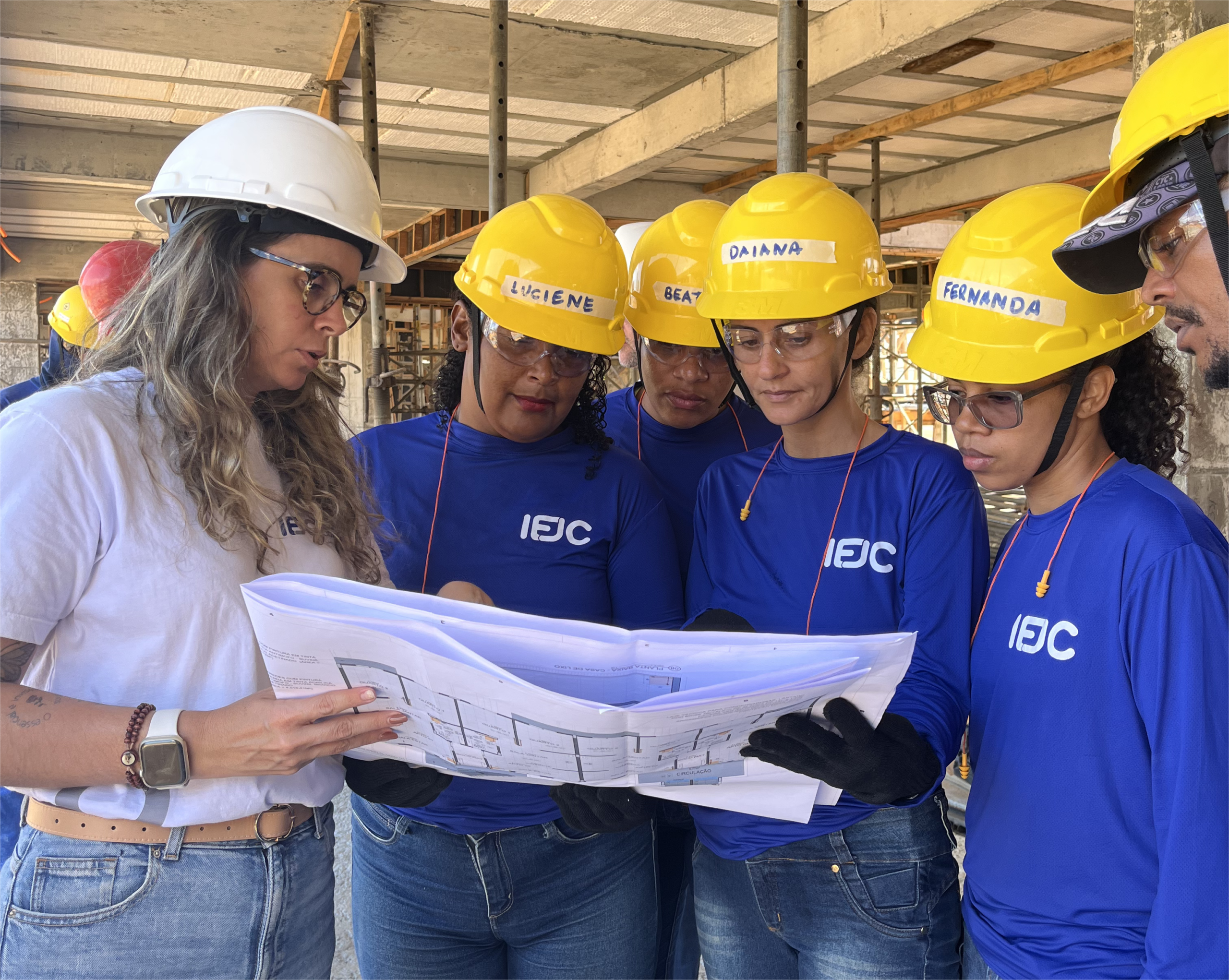 Curso gratuito na área da Construção Civil leva qualificação e geração de renda para comunidades do Recife