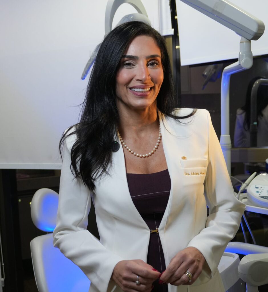 Cirurgia dentista Adriana Morosini CREDITO Mauricio Barreto