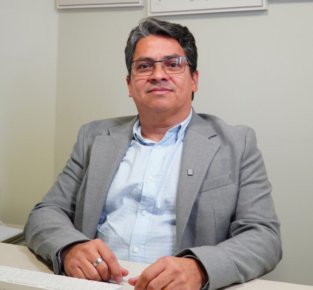 MARCIO CRISANTO medico ortopedista especialista em coluna da Clifor Olinda